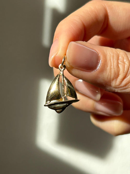 10k Yellow Gold Sailboat Charm