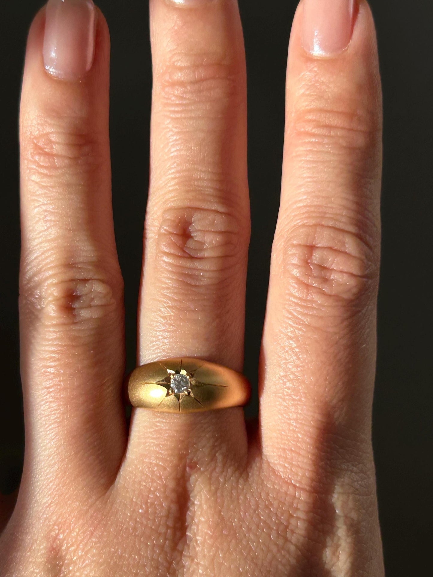Vintage 18k Yellow Gold Diamond Starburst Ring: Gypsy Style, Flushed Setting, Size 7.75