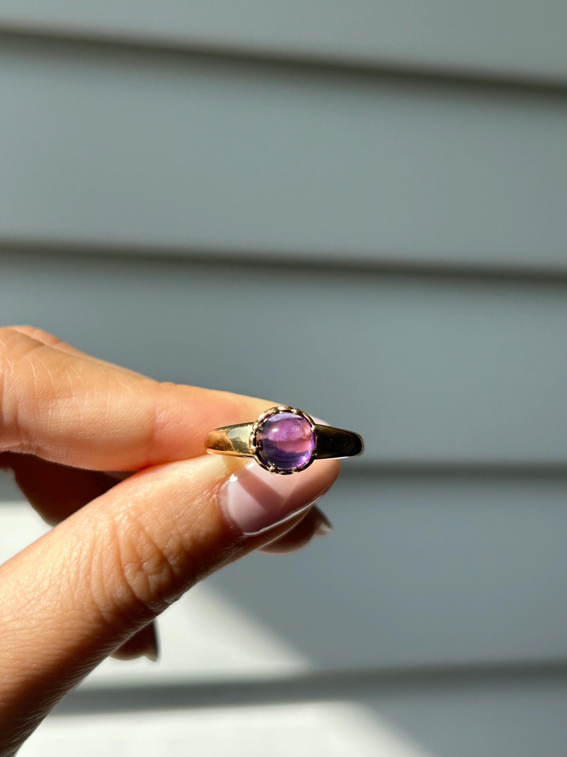 Vintage 18k Solid Yellow Gold Purple Amethyst Cabochon Ring, February Birthstone, Size 7.75