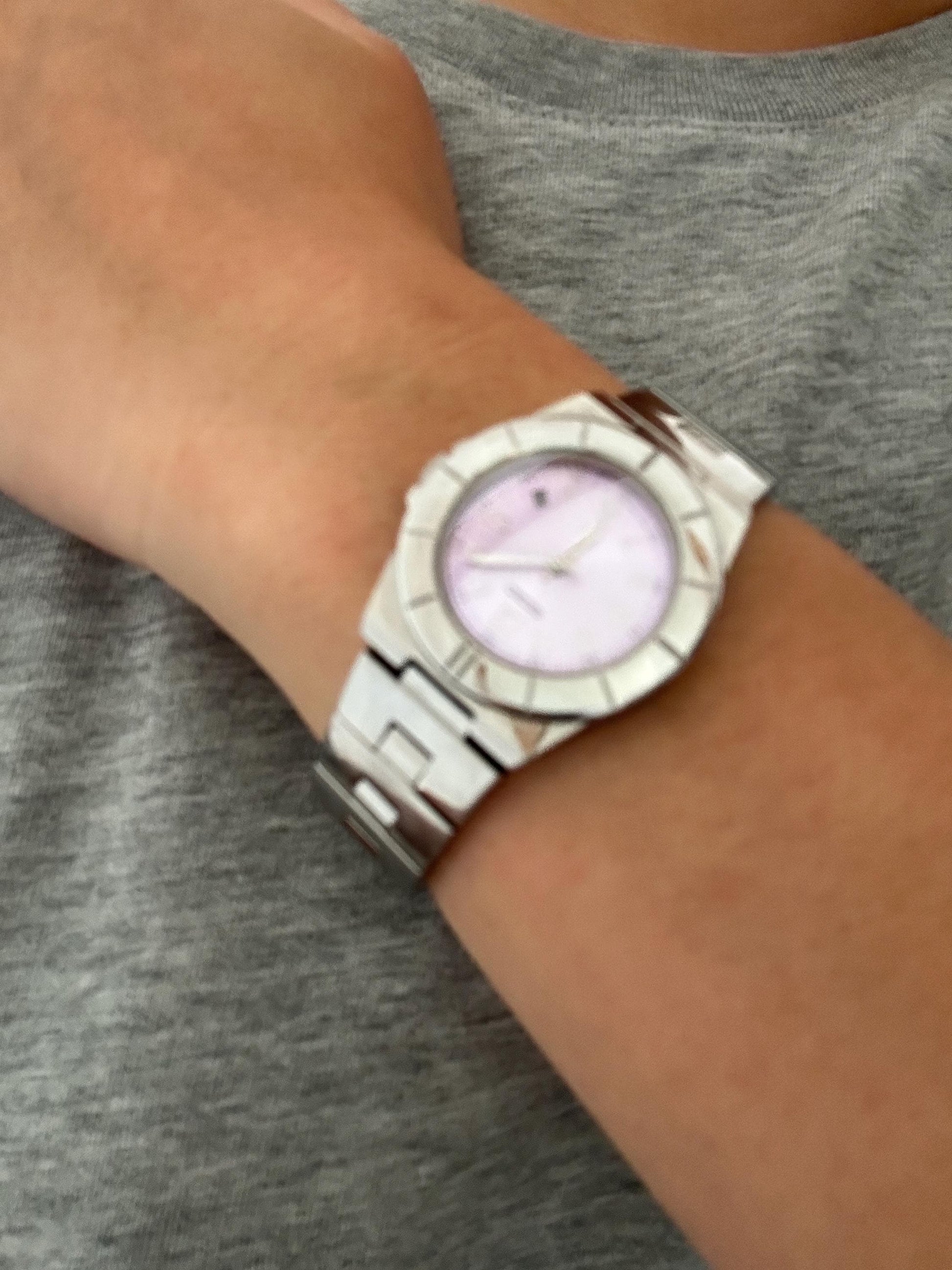 Vintage Seiko Stainless Steel Watch: Made in Japan, Y2K, Wristsize under 6”