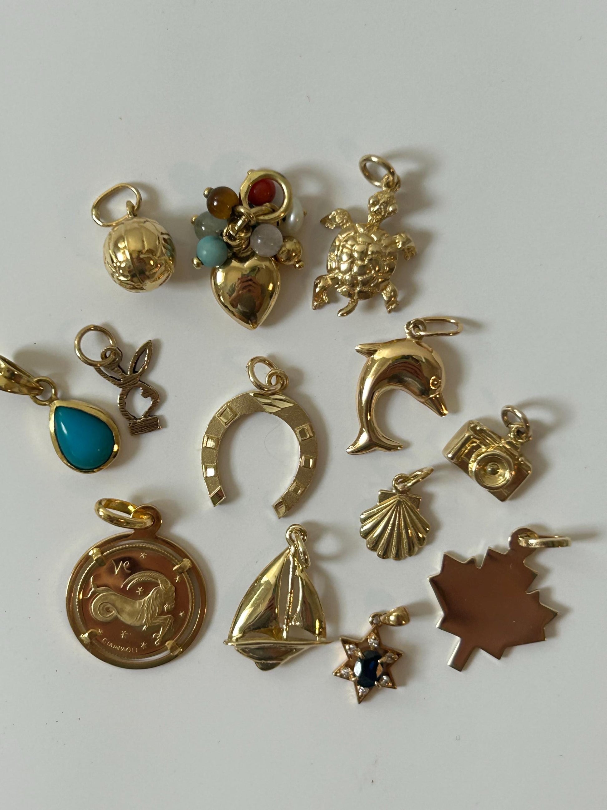 10k Yellow Gold Canada Maple Leaf Pendant Charm
