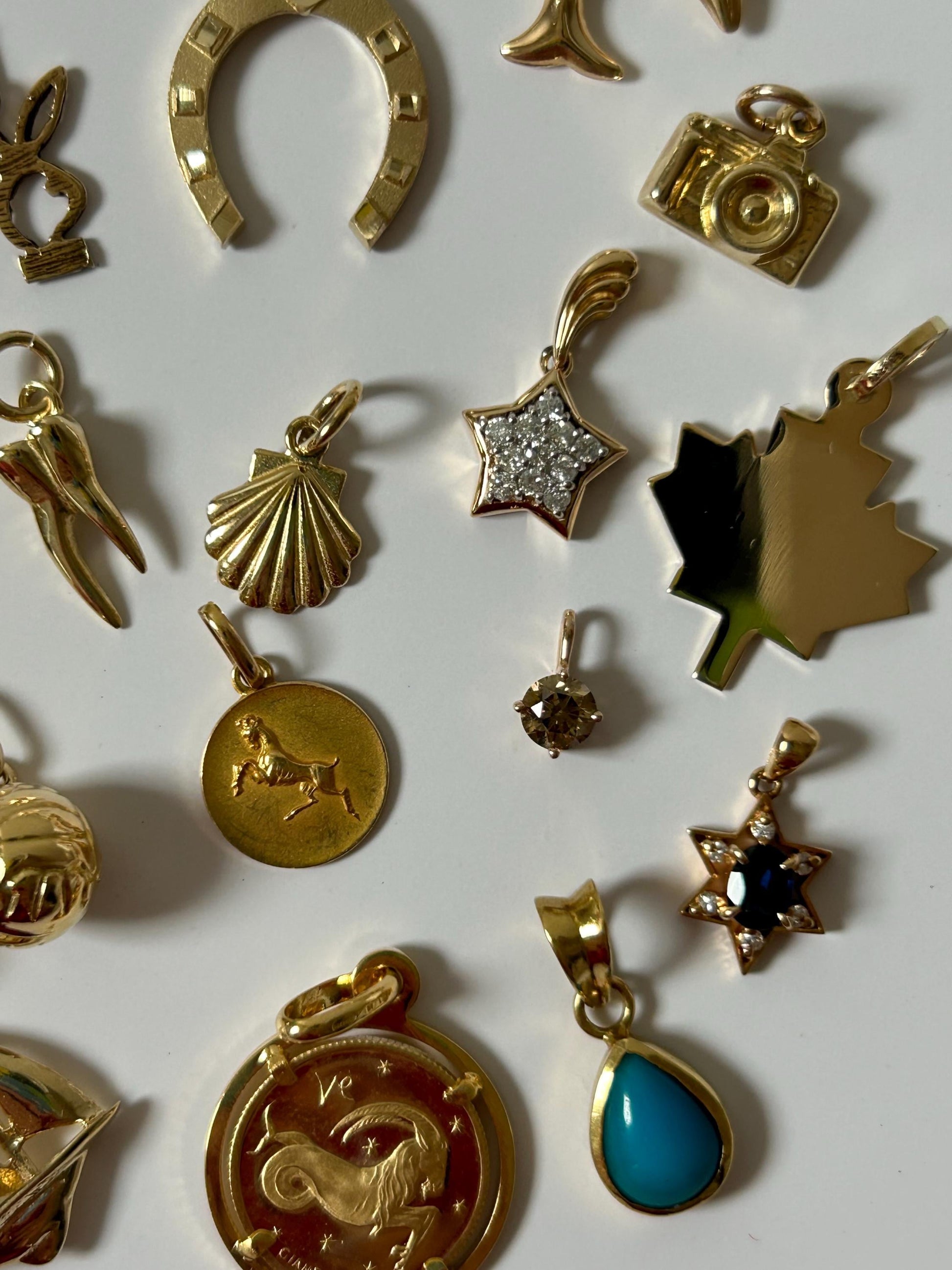 10k Yellow Gold Canada Maple Leaf Pendant Charm