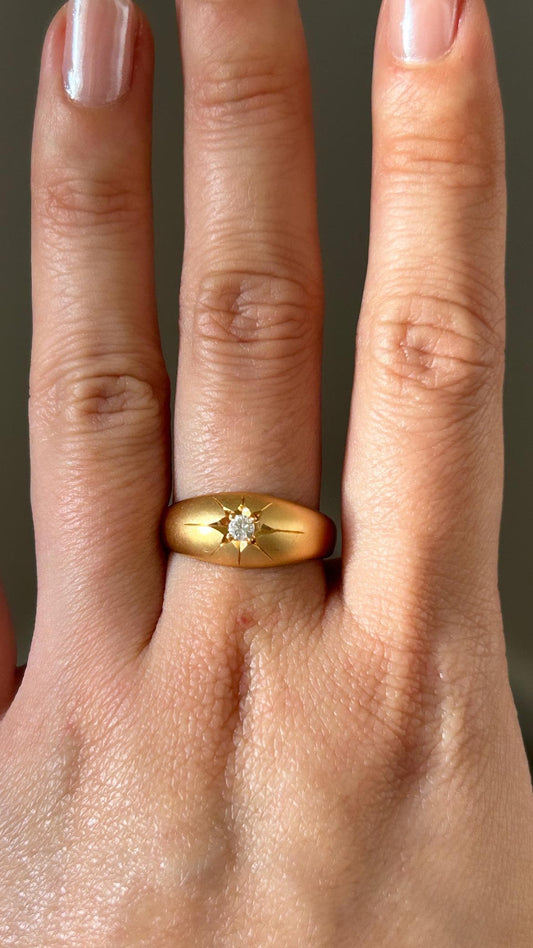 Vintage 18k Yellow Gold Diamond Starburst Ring: Gypsy Style, Flushed Setting, Size 7.75