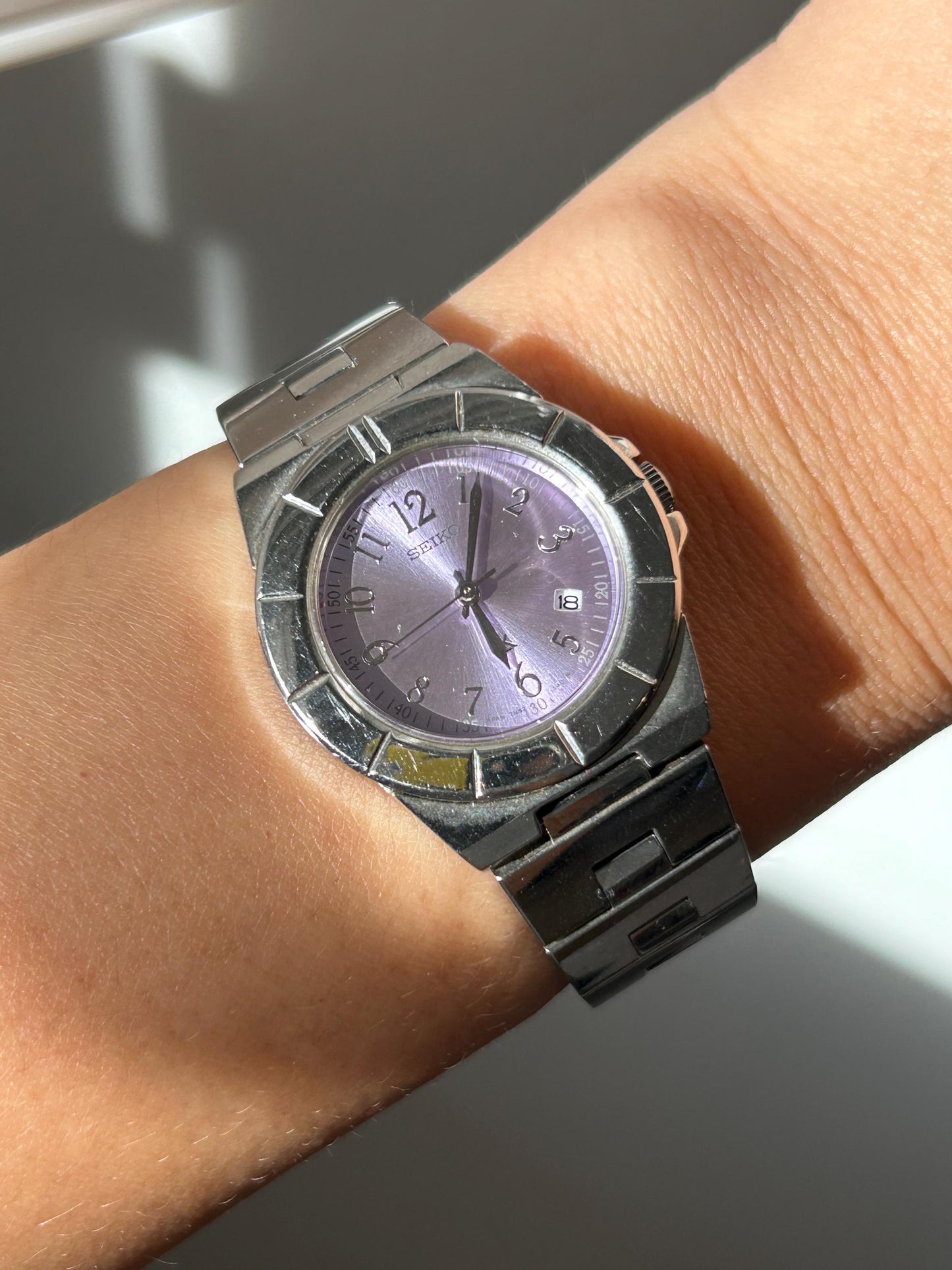 Vintage Seiko Stainless Steel Watch: Made in Japan, Y2K, Wristsize under 6”