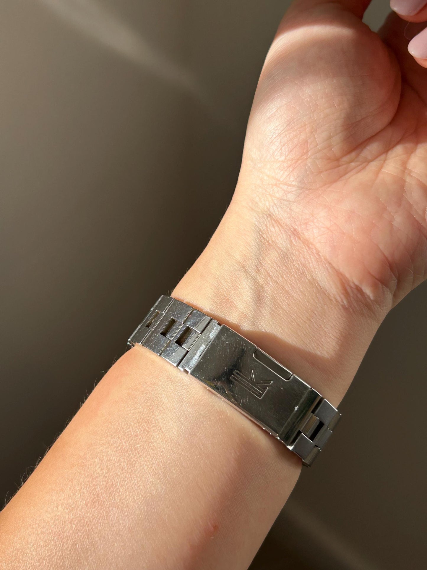 Vintage Seiko Stainless Steel Watch: Made in Japan, Y2K, Wristsize under 6”
