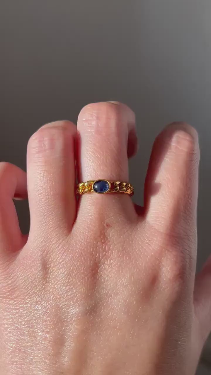 Vintage 18k Gold Curb Link Ring: Bezel Set Sapphire Cabochon, Size 6
