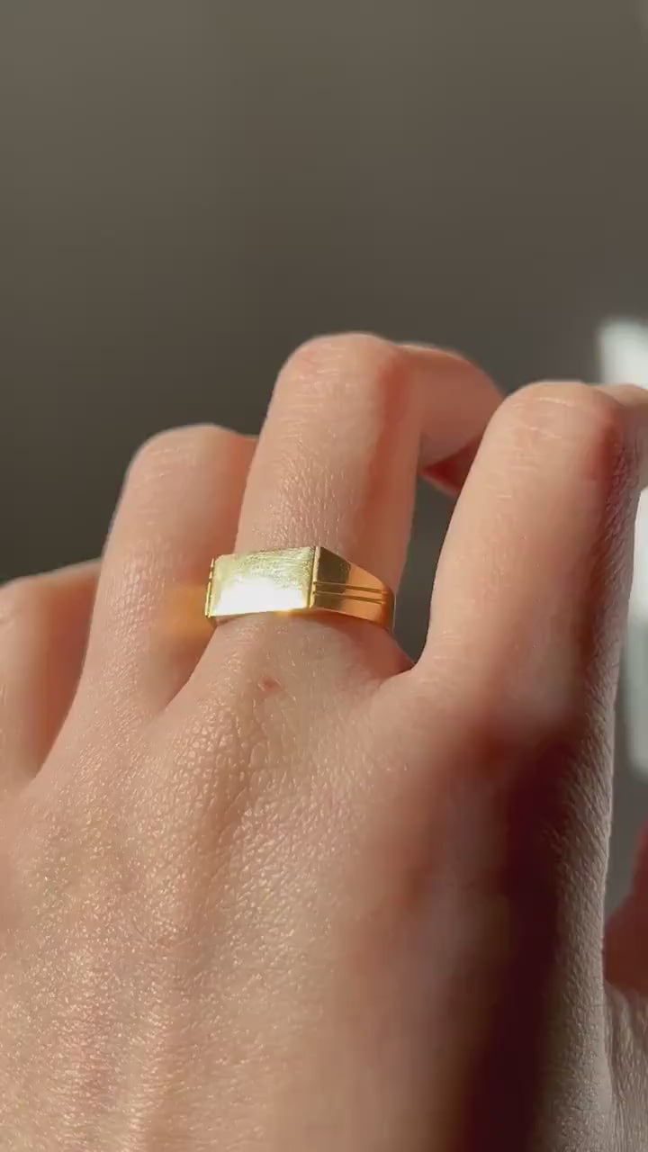 Vintage 18k Solid Yellow Gold Rectangular Signet Ring - Size 6