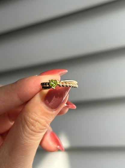 Vintage 18k Peridot Heart Stacking Ring: August Birthstone