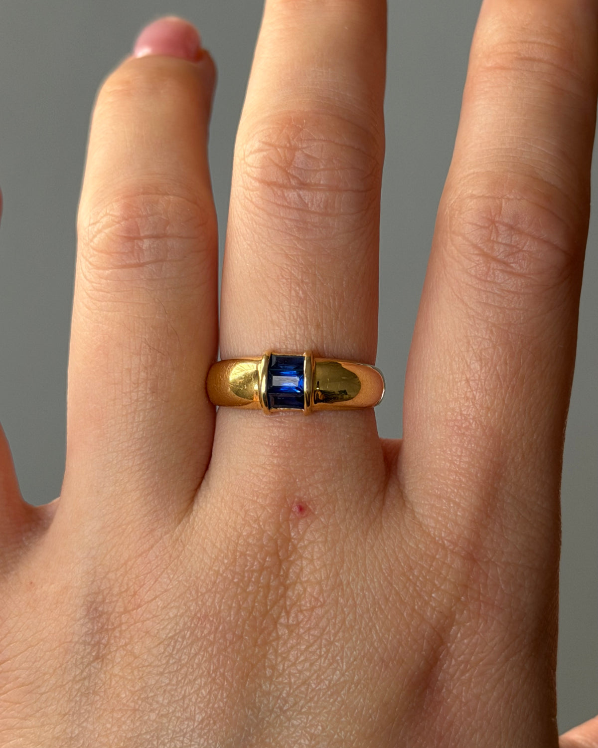 Vintage 18k Gold Tiffany & Co Blue Sapphire Baguette Dome Ring