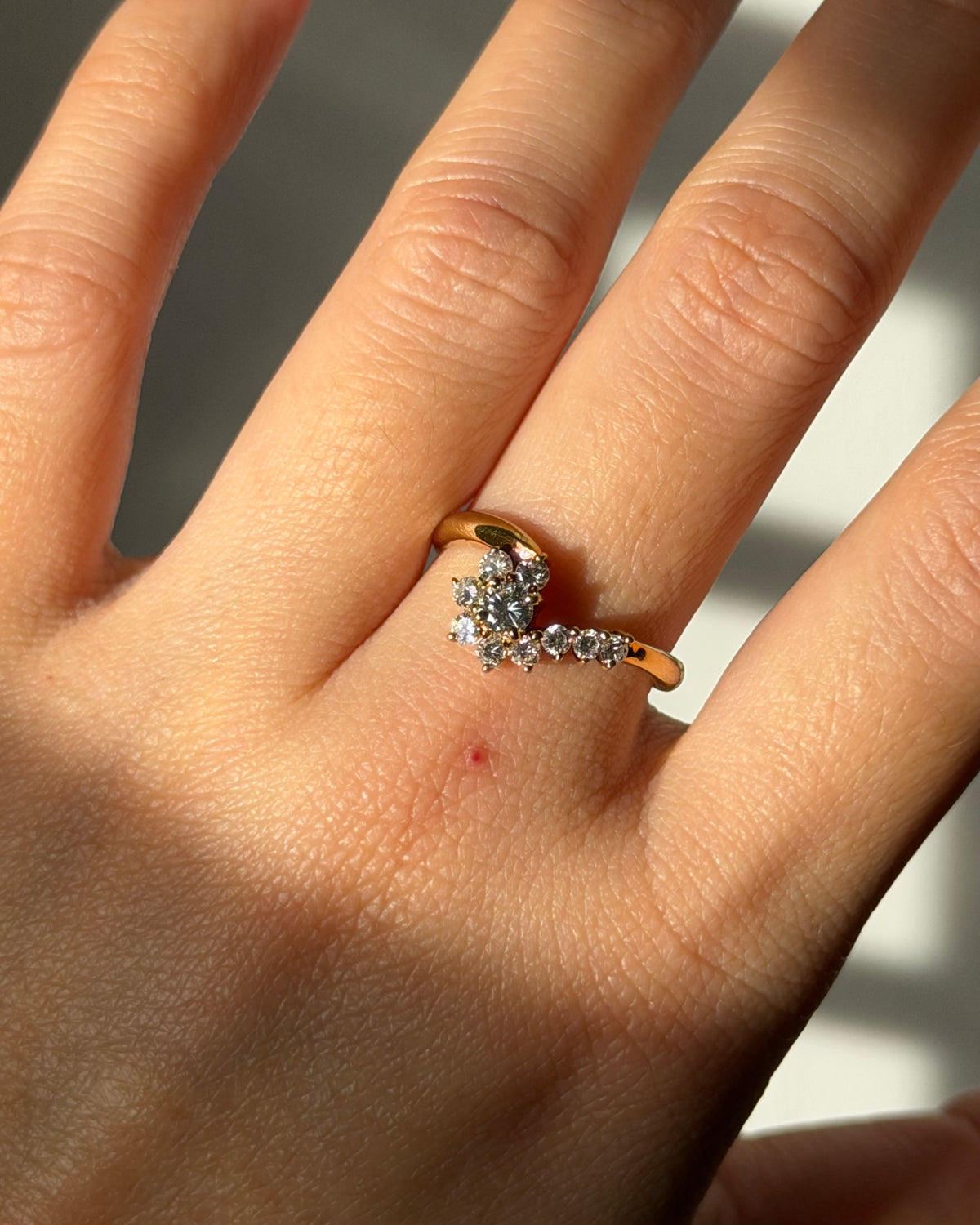 Vintage 18k Gold 0.50 CTW Diamond Swirly Ring