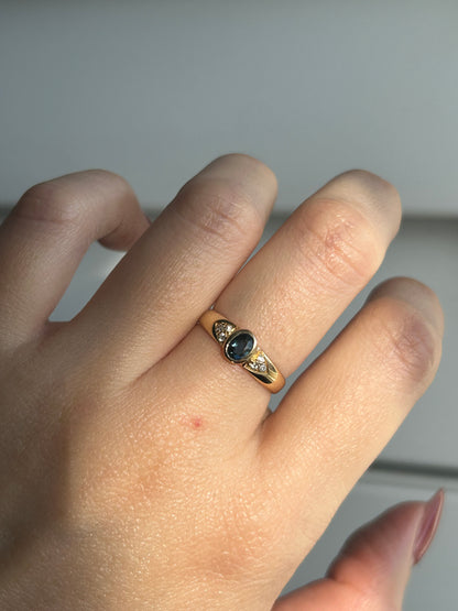 Vintage 18k Gold Sapphire and Diamonds Bezel Set Ring
