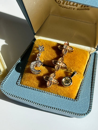 Vintage 18k Gold Diamond Flower Trio Pendant
