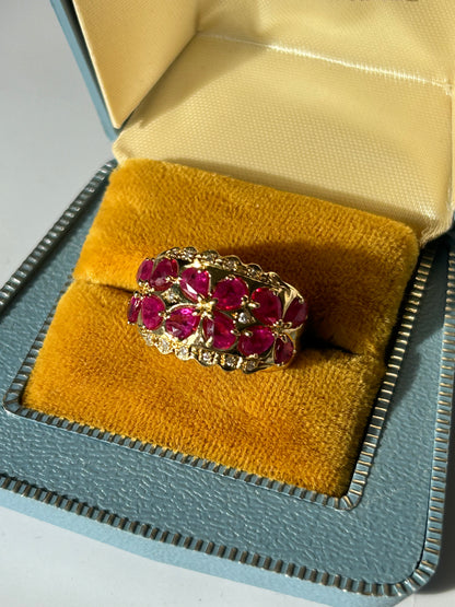 Vintage 18k Gold Ruby Flower Trio Ring
