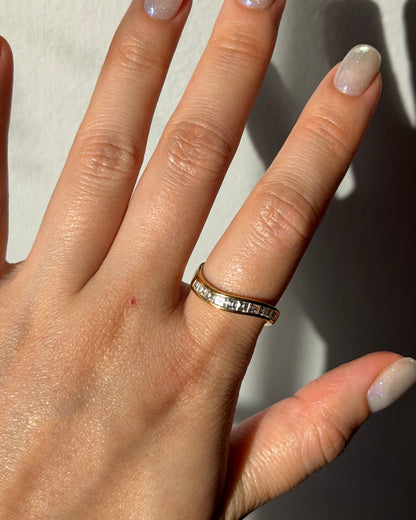 Vintage 18k Gold Channel Set Carre Cut Diamond Wavy Ring