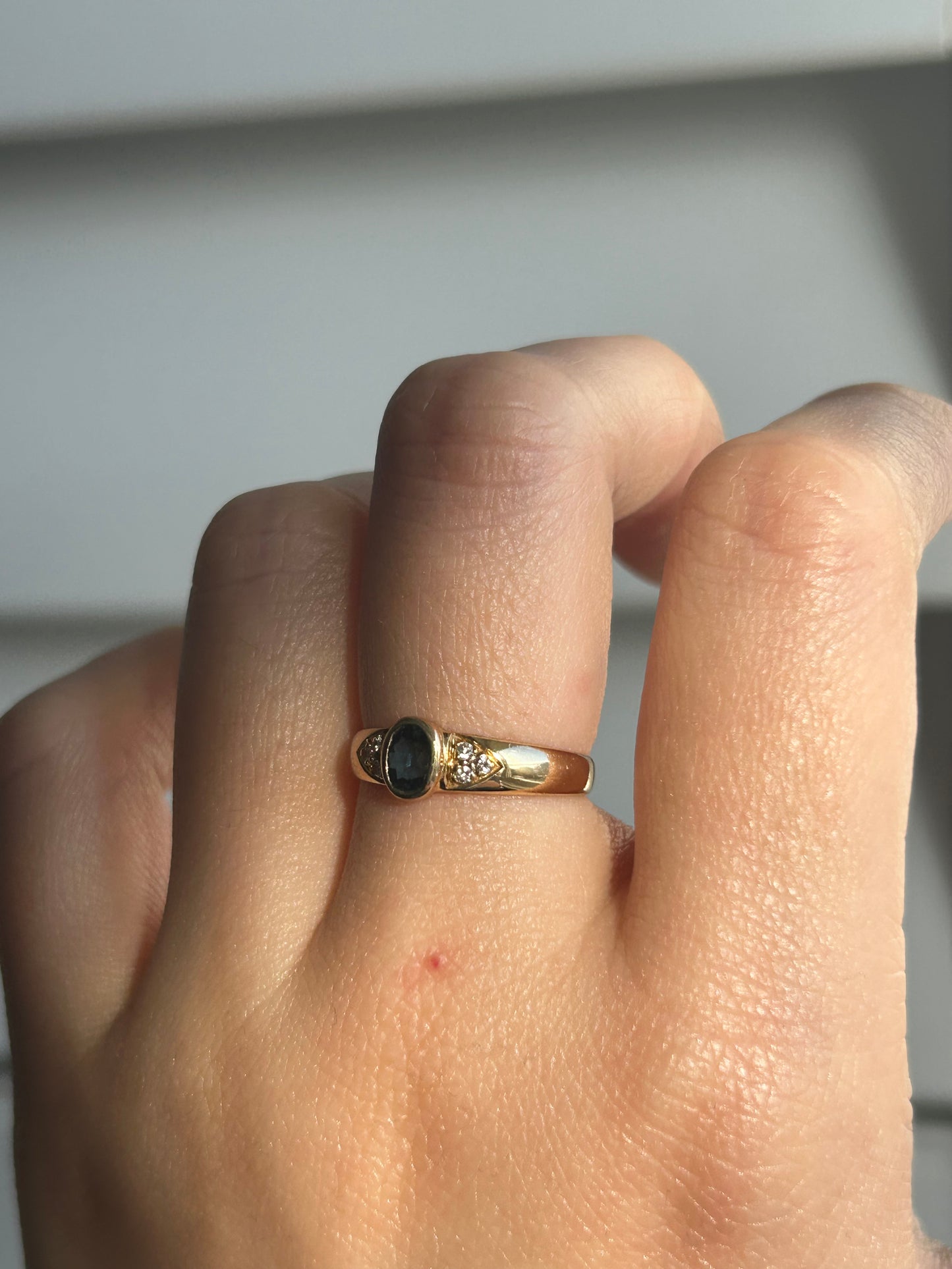 Vintage 18k Gold Sapphire and Diamonds Bezel Set Ring