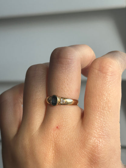 Vintage 18k Gold Sapphire and Diamonds Bezel Set Ring