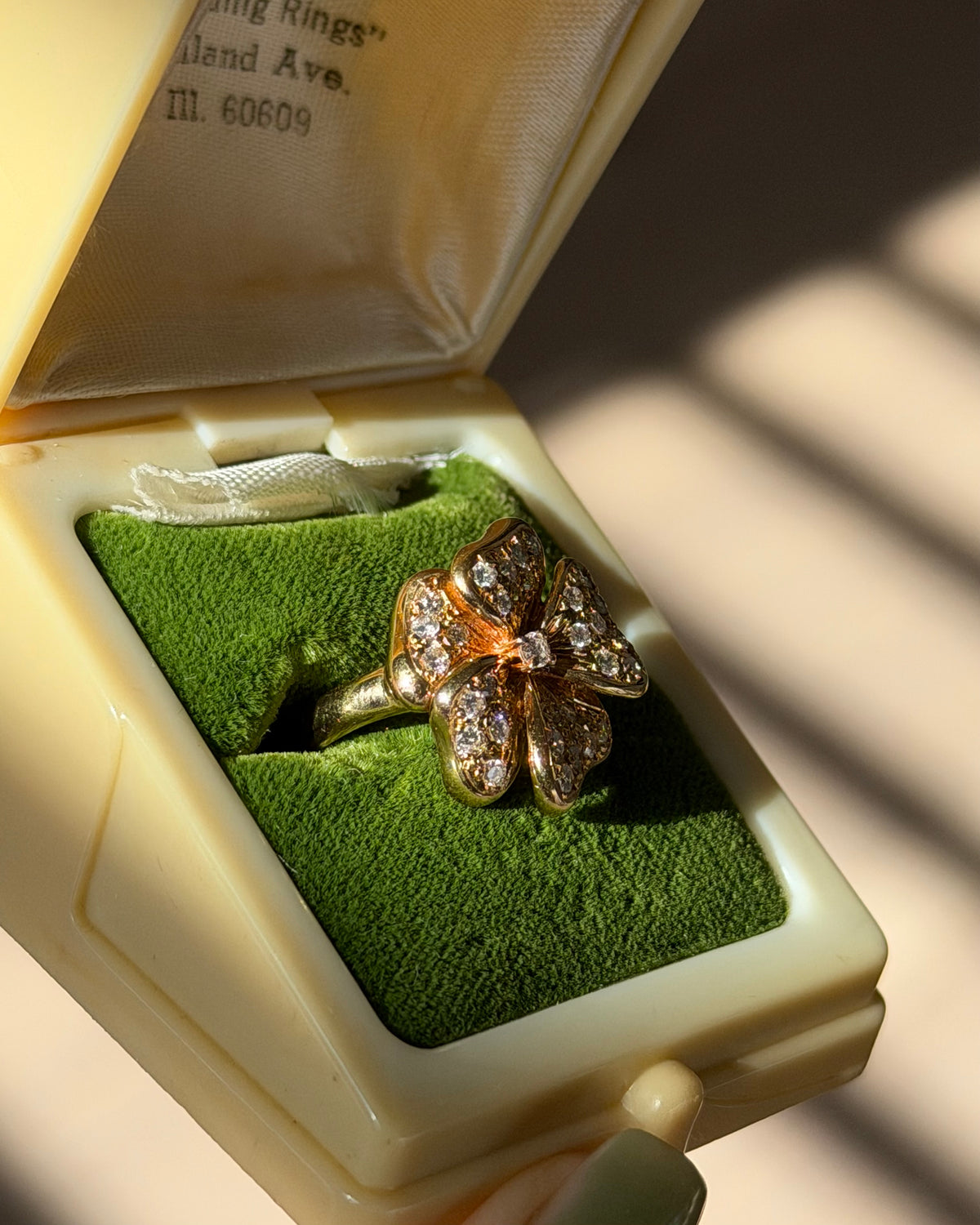 Vintage 18k Gold Diamond Pave Flower Petals Ring