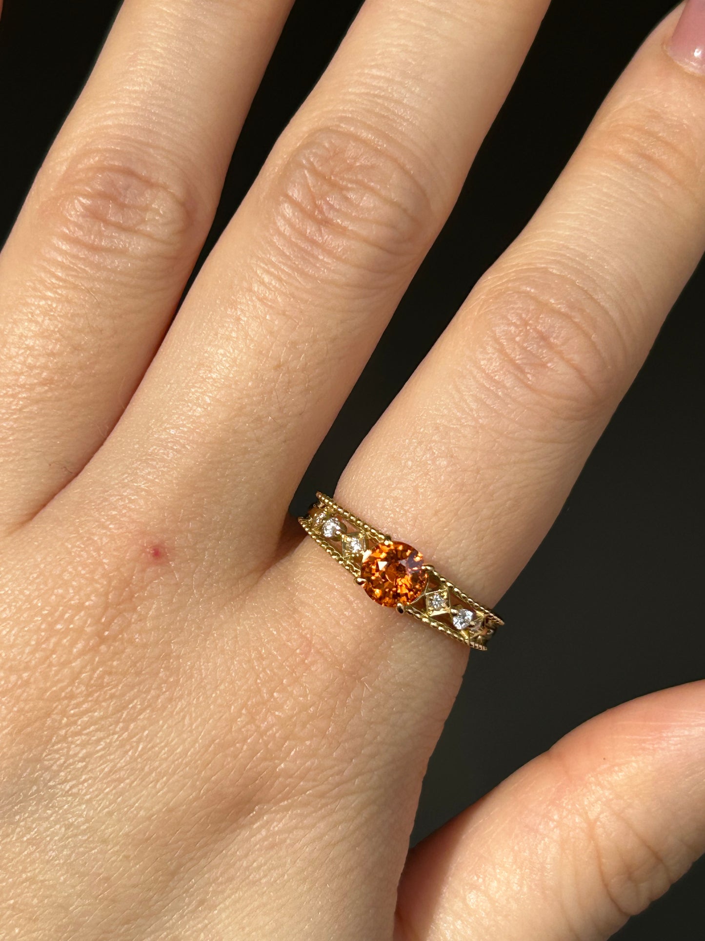 Vintage 18k Gold Mandarin Garnet Ring
