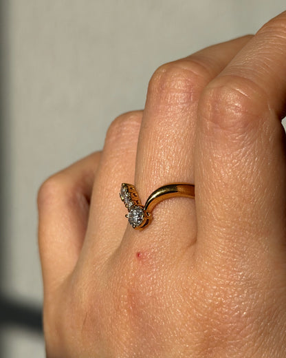Vintage 18k Gold Asymmetric Diamond Chevron V-Shaped Ring