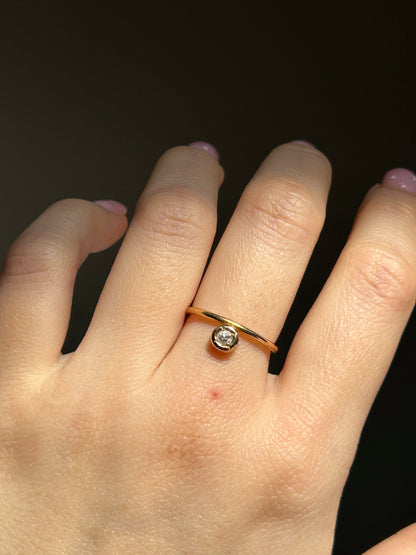 Vintage 18k Gold Stackable Diamond Ring - Floating Bezel Set Diamond, Size 5.5