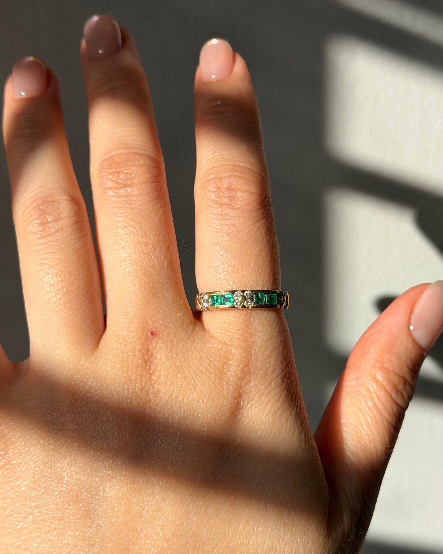 Vintage 18k Gold Carre Cut Emerald and Diamond Flower Band Stacking Band