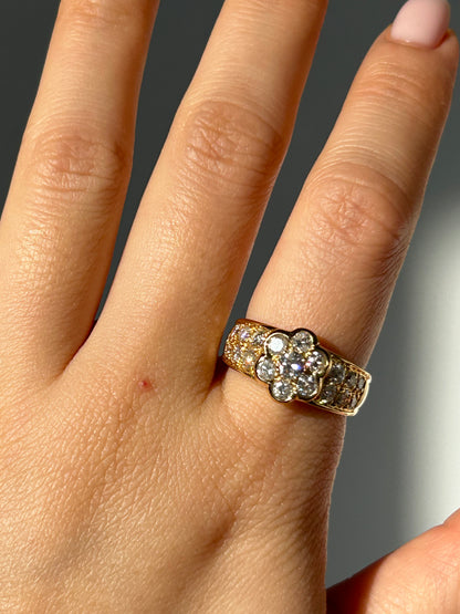 Vintage 18k Diamond Flower Chunky Ring