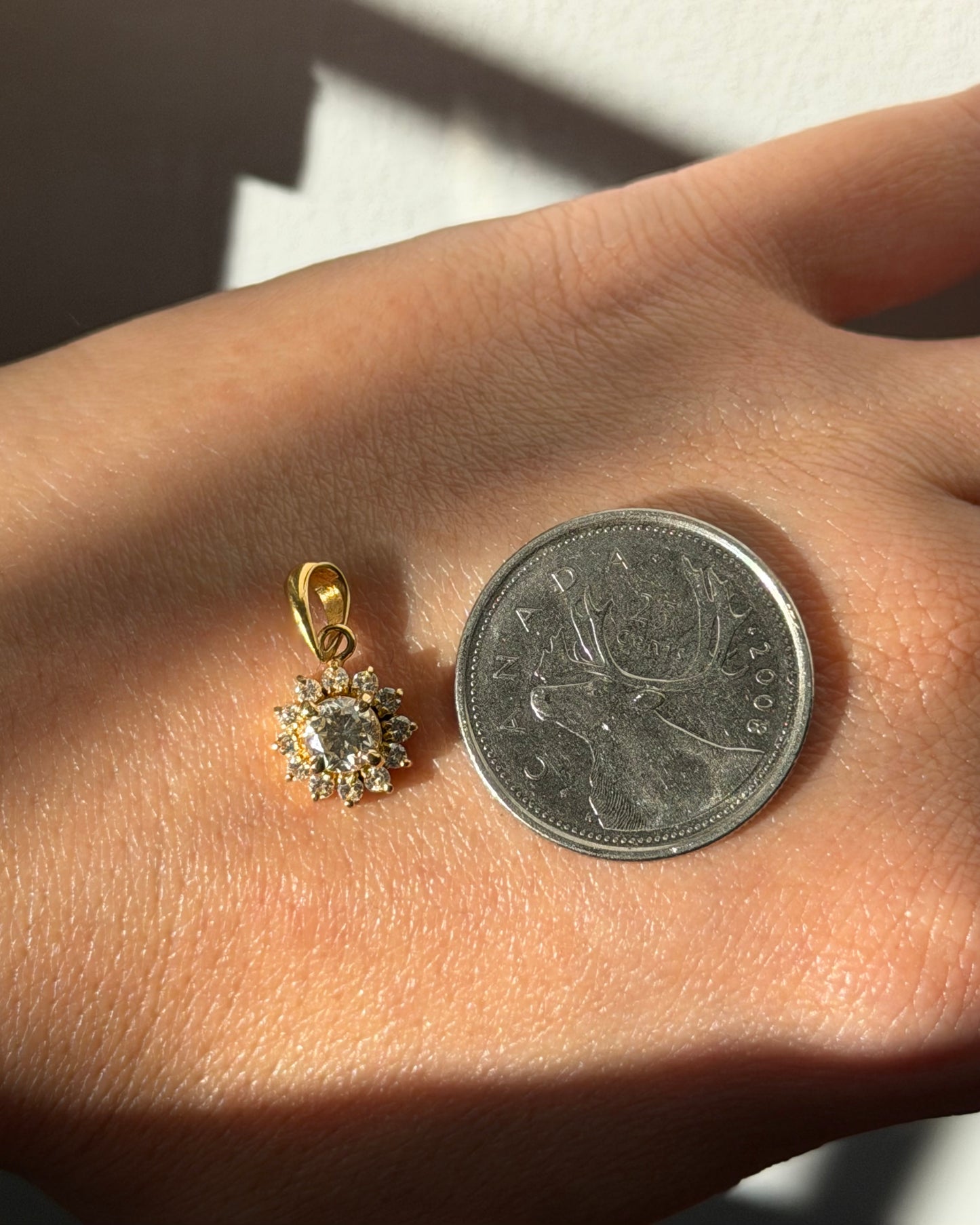 Vintage 18k Gold Light Yellow Diamond Sunflower Halo Pendant