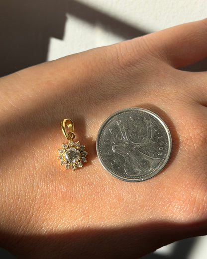 Vintage 18k Gold Light Yellow Diamond Sunflower Halo Pendant