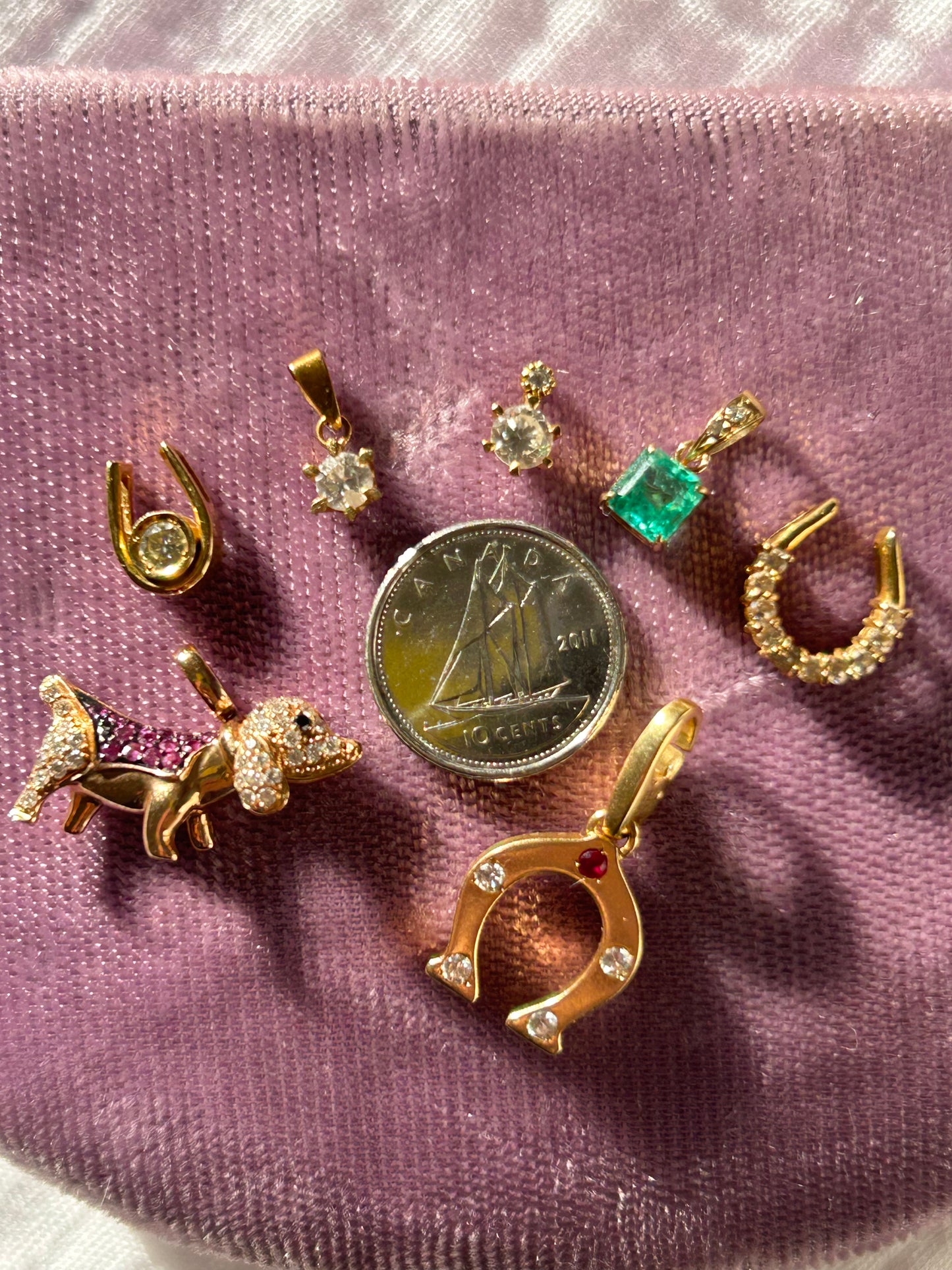 Vintage 18k Gold Center Yellow Diamond Horseshoe Pendant Charm