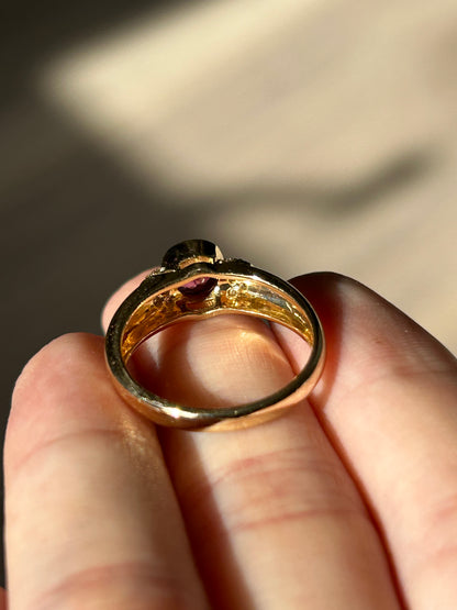 Vintage 18k Oval Ruby Bezel Set Ring: US Size 6
