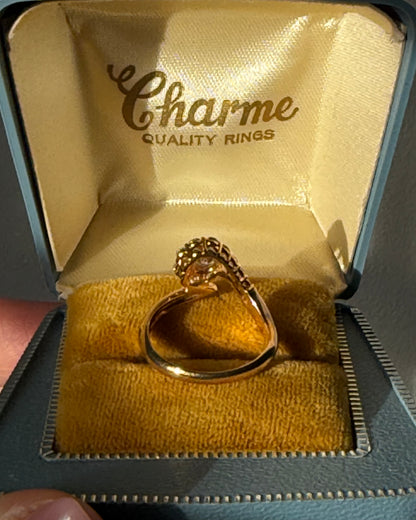 Vintage 18k Gold 0.73 CTW Diamond Swirly Ring