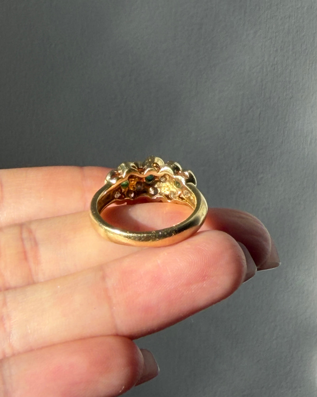 Vintage 18k Gold Emerald and Diamond Three Flower Band