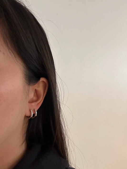 Vintage 18k White Gold Diamond Huggies Hoop Earrings