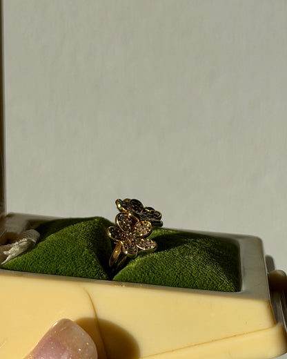 Vintage 18k Gold Triple Diamond Flower Ring