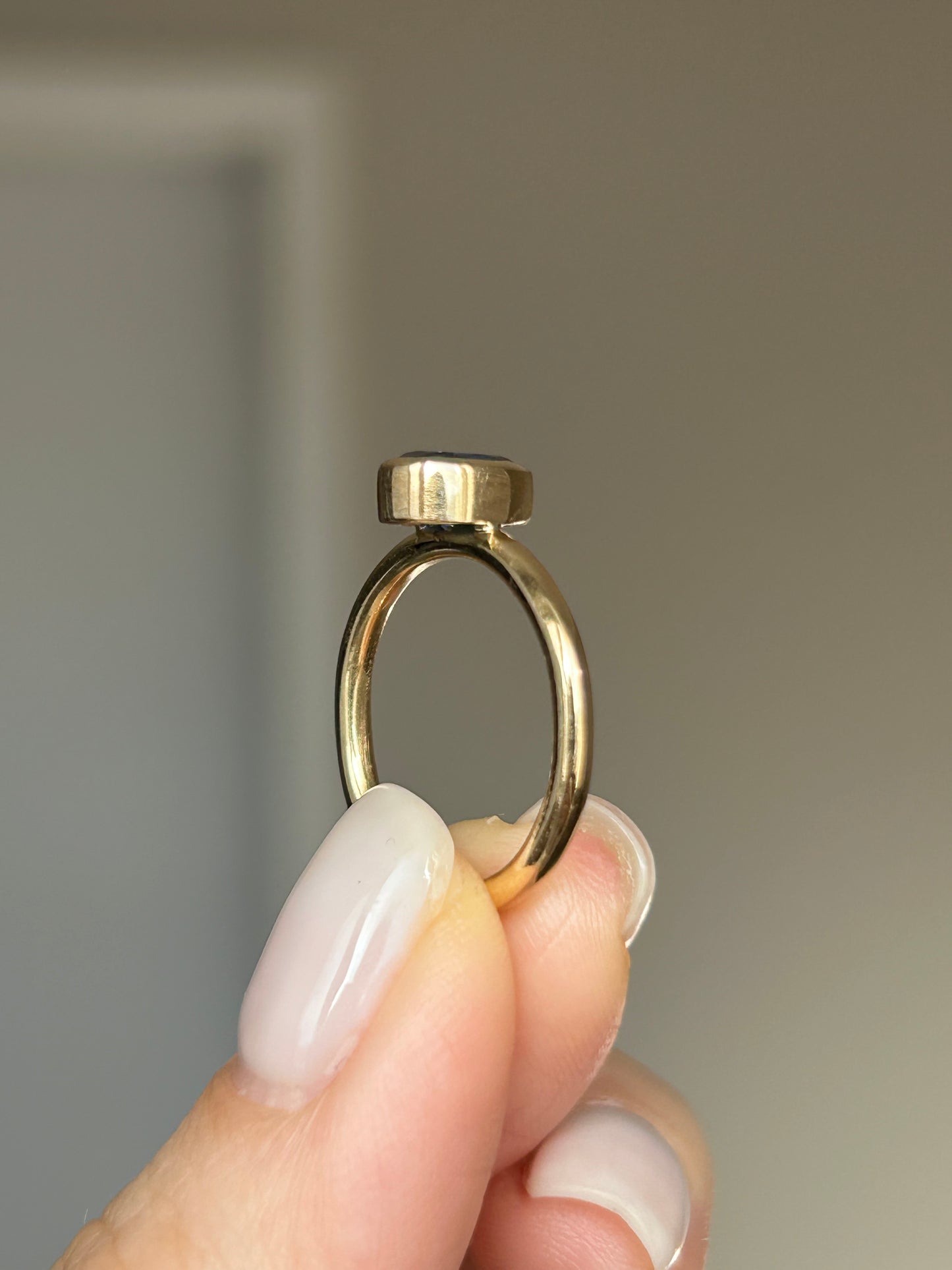 Modern 18k Gold Bezel Set Deep Blue Sapphire Ring