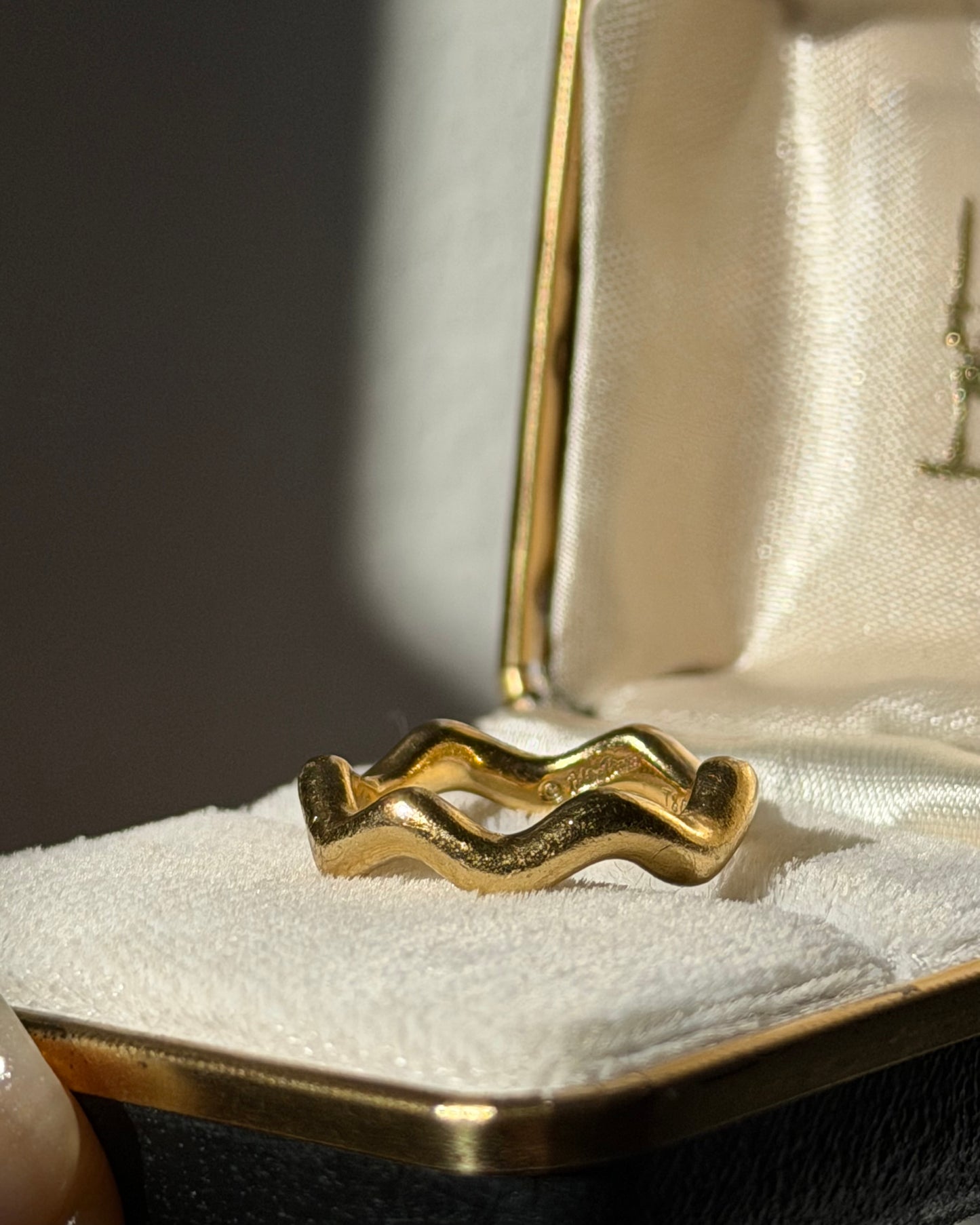 Vintage Circa 1980s 18k Gold T & Co Paloma Picasso Zig Zag Ring