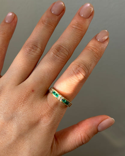 Vintage 18k Gold Carre Cut Emerald and Diamond Flower Band Stacking Band