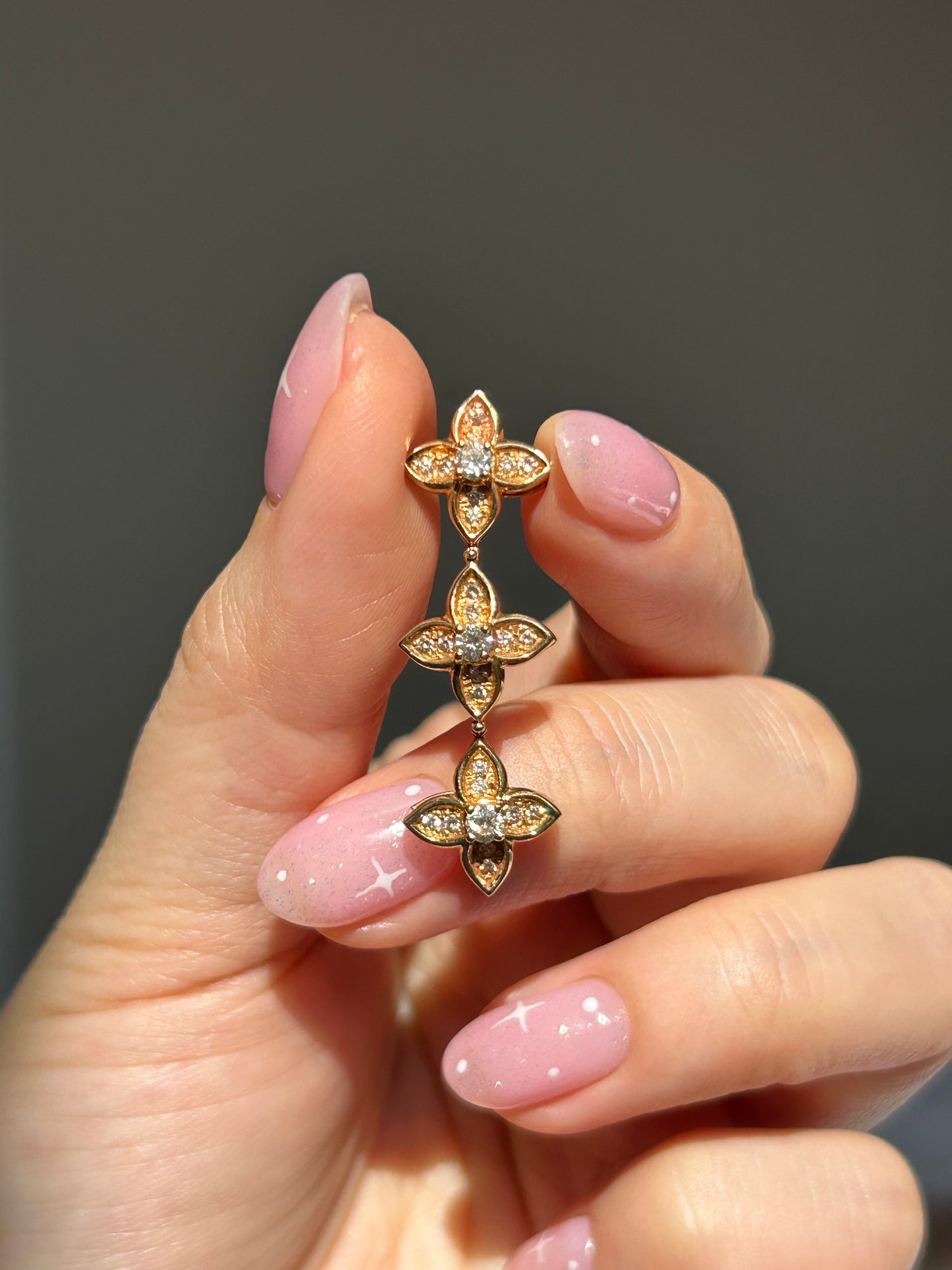 Vintage 18k Gold Diamond Flower Trio Pendant