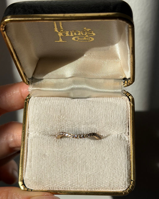 Vintage 18k Yellow Gold Wavy Diamond Stacking Ring