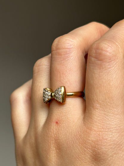 Vintage 18k Gold Diamond Bow Motif Ring