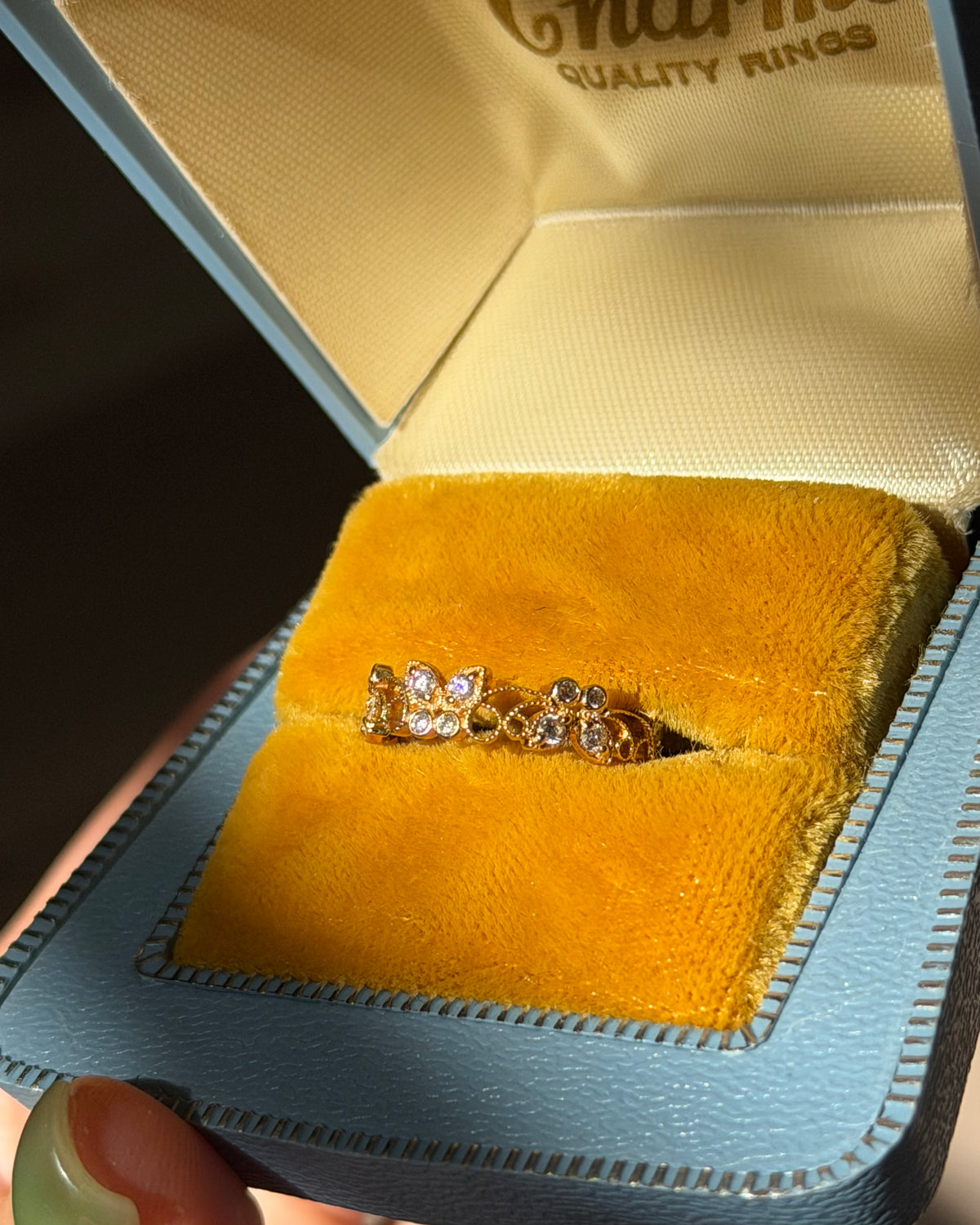 Vintage 18k Gold Diamond Butterfly Open Work Milgrain Detail Ring