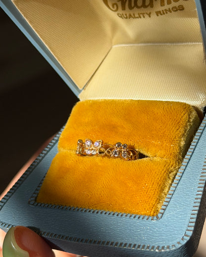 Vintage 18k Gold Diamond Butterfly Open Work Milgrain Detail Ring