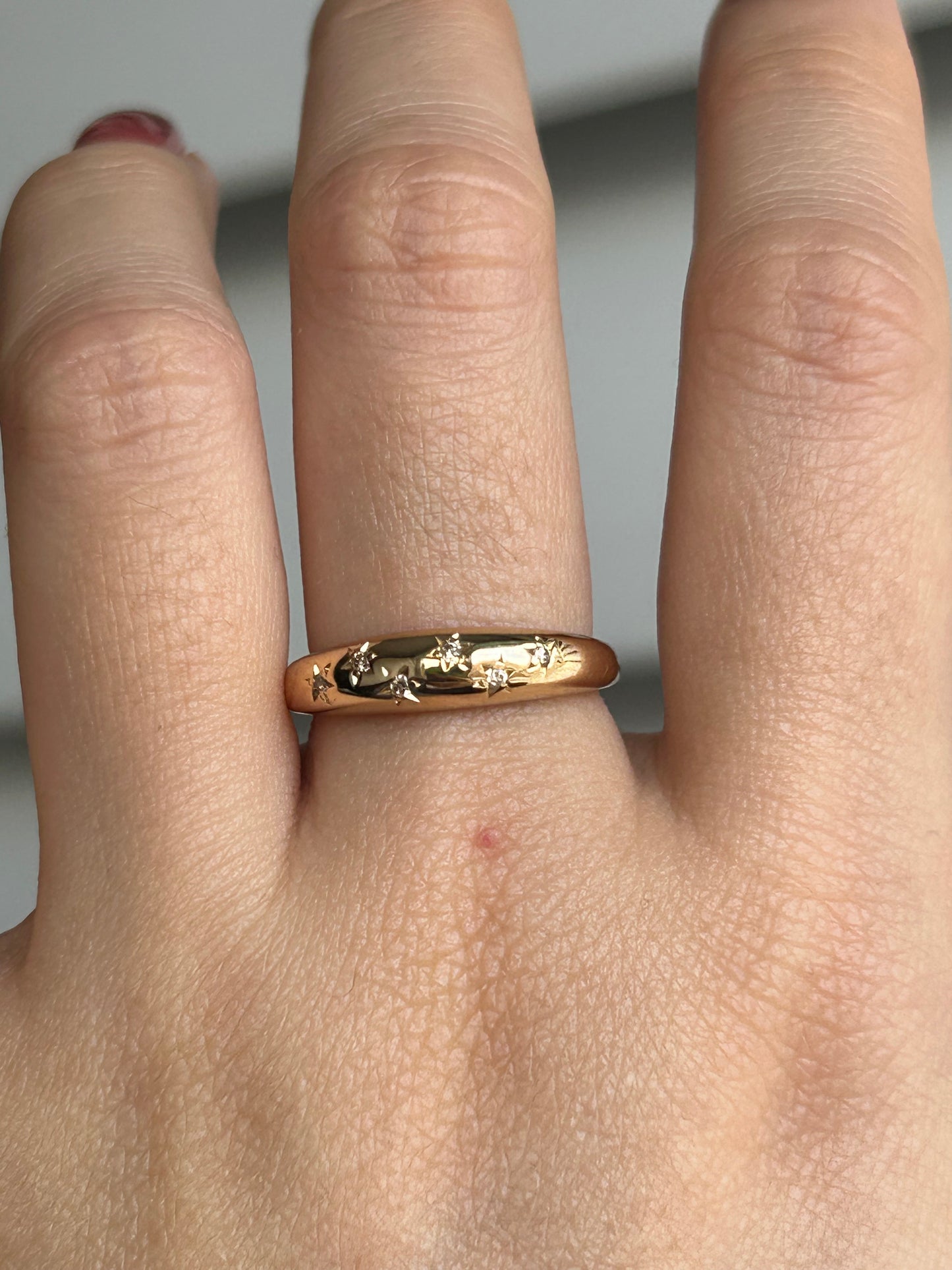 Vintage 18k Gold Diamond Starburst Thin Dome Ring