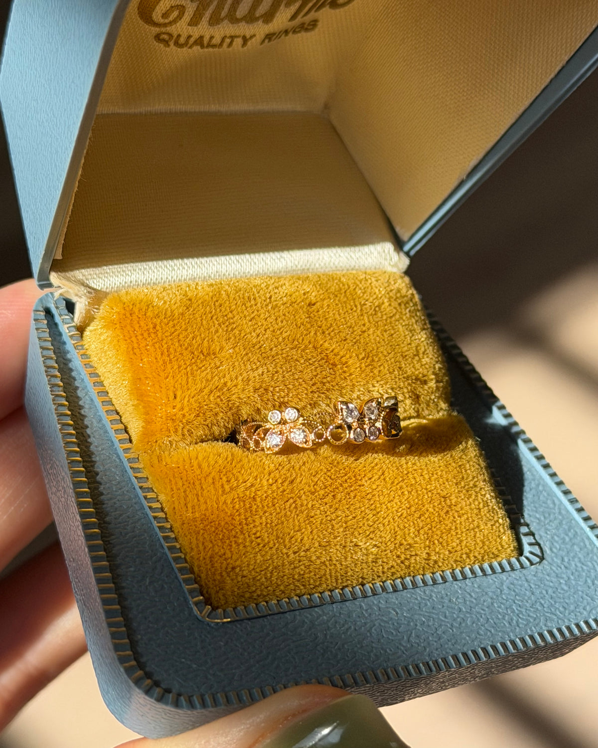 Vintage 18k Gold Diamond Butterfly Open Work Milgrain Detail Ring