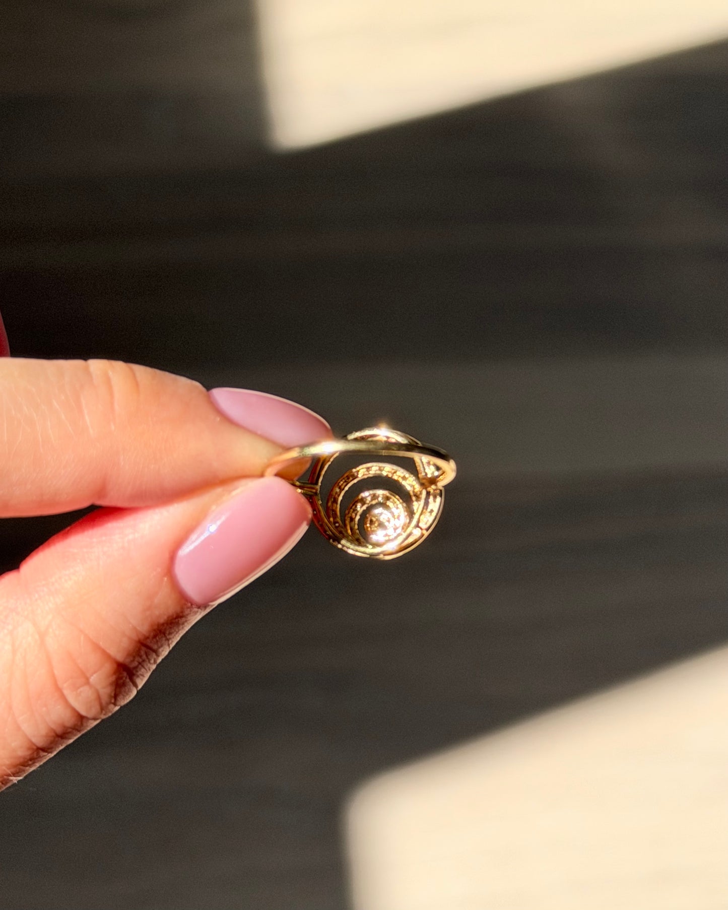 Vintage 18k Gold Spiral Diamond Ring