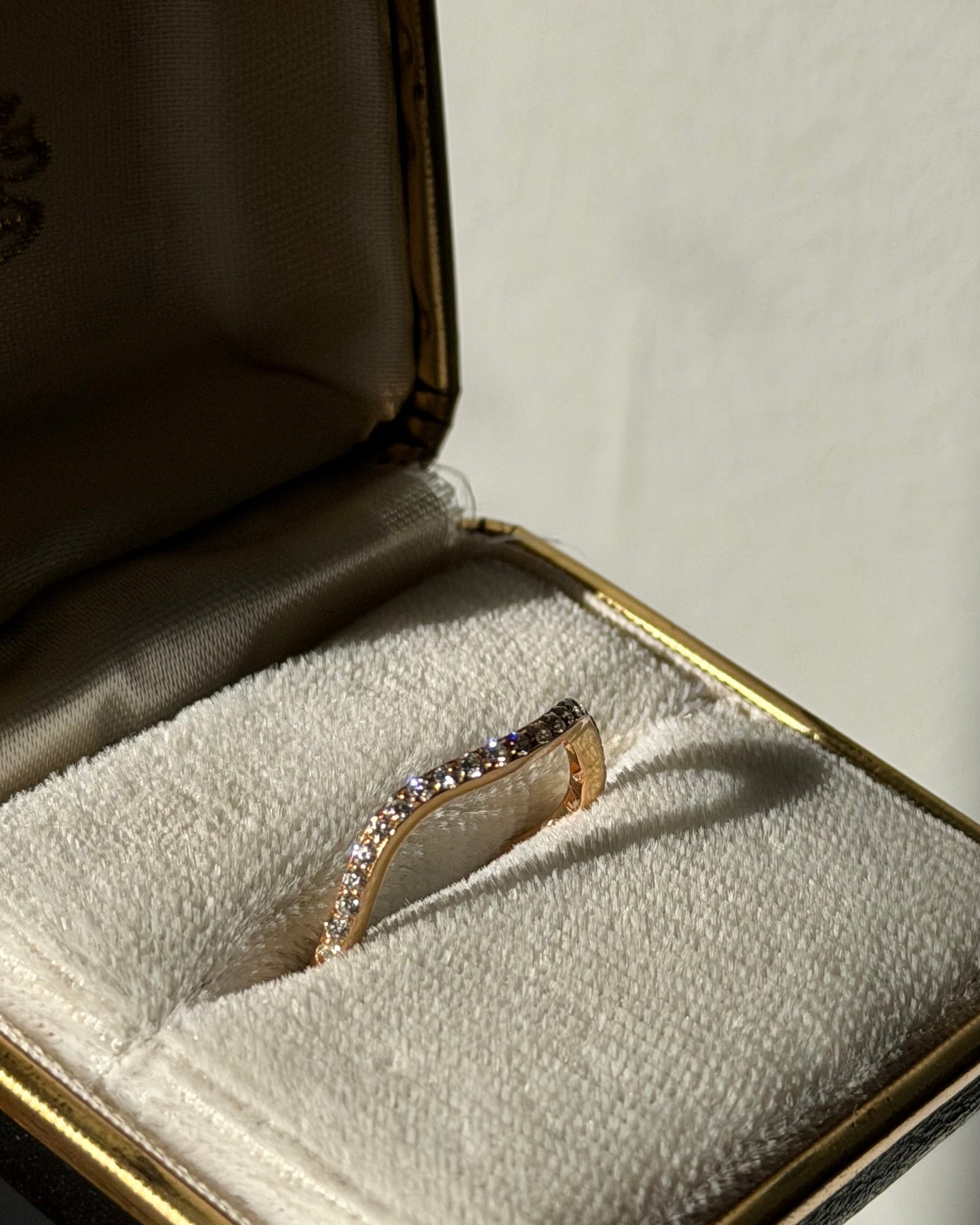 Vintage 18k Yellow Gold Wavy Diamond Stacking Ring