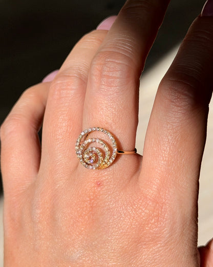Vintage 18k Gold Spiral Diamond Ring