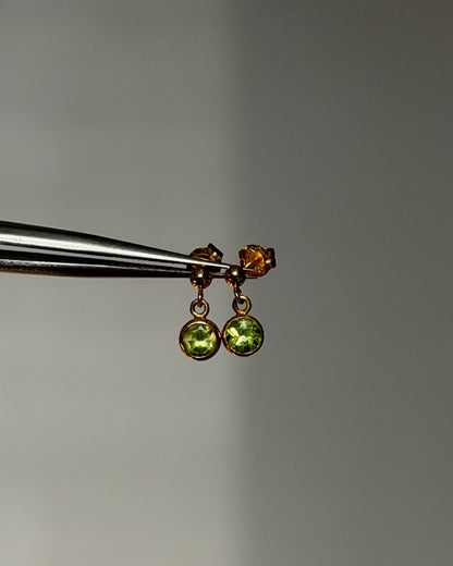 Vintage 18k Gold Bezel Set Peridot Drop Earrings