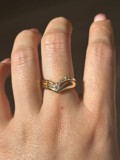 Vintage 18k Diamond Chevron Ring: US Size 5