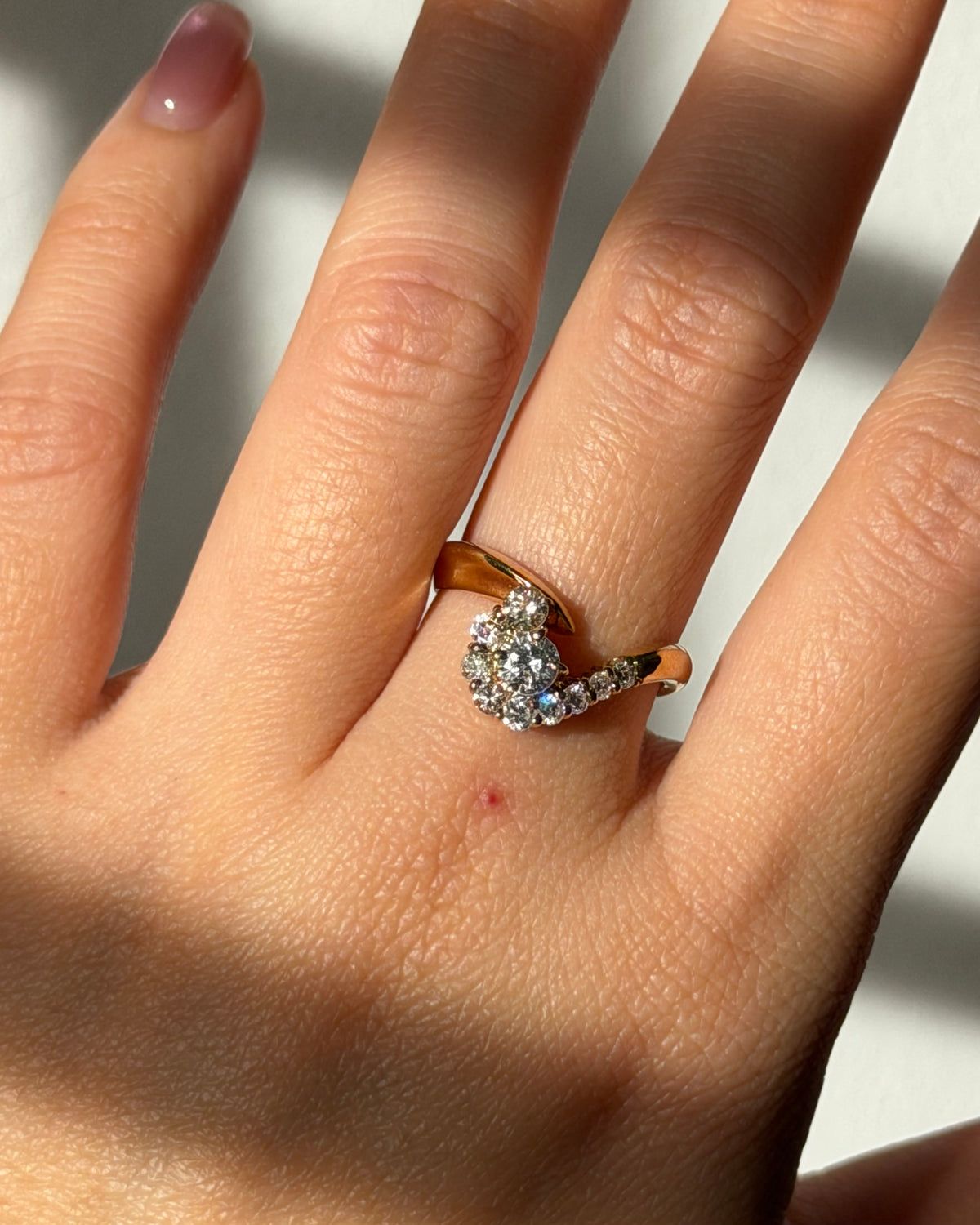 Vintage 18k Gold 0.73 CTW Diamond Swirly Ring